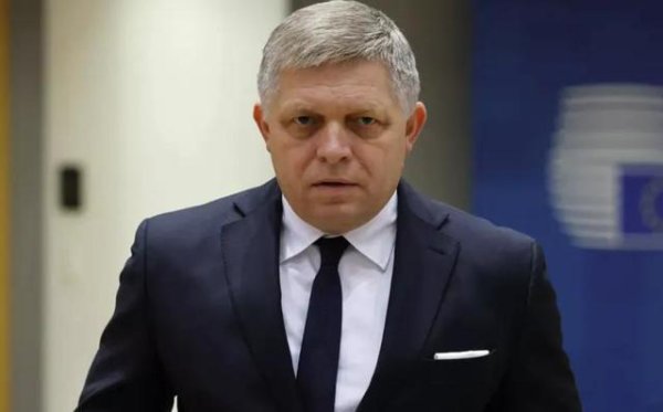 速配发金融网 唯一出席阅兵的北约领导人，当着普京的面评价欧盟：“井底之蛙”